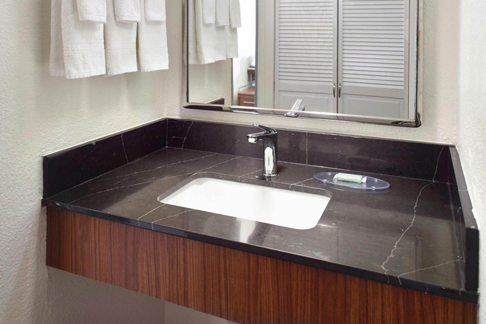 Courtyard By Marriott Myrtle Beach Broadway מראה חיצוני תמונה